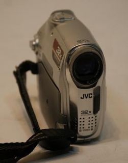 JVC GR D372U Mini DV Digital Zoom Video Camera Camcorder as Is