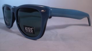 Two Tone Kiss Wayfarer Sunglasses with Smoke Lenses