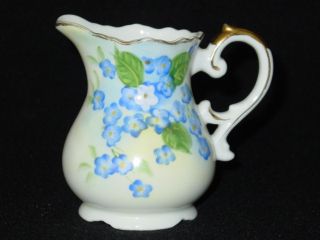 Lefton Exclusives Japan Hand Painted Creamer SL4175