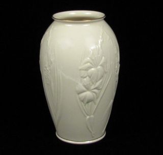 Lenox Vase Masterpiece Ivory Gold Flower Floral 9 5