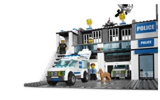 Lego City Police 7498 Figures Sets Toys Police Station Brand New