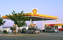 Shell gas station near Lost Hills, California