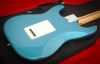 Stratocaster Strat HSS Maple Fretboard Lake Placid Blue
