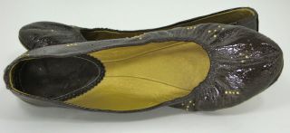 Gorgeous MALOLES Ballet Flats Patent Texture Leather. Gold