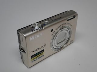 BOX   Nikon COOLPIX S6200 16.0 MP Digital Camera Silver BONUS 4GB CARD