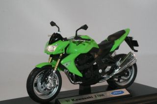 Kawasaki Z1000 1 18 Scale Diecast Model Welly Authentic Detail New