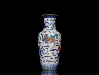 Pair Chinese Qing 18th C Wu Cai Porcelain Polychrome Vase Mark 5DF 7DF