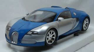 Modellauto Minichamps Bugatti Veyron Centenaire 2009 1 18 blau silber