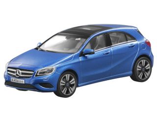 Mercedes Benz NEUE A Klasse W176 143 blau blue NEU (B66960123)