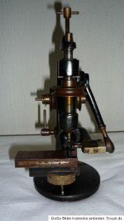 altes Uhrmacherwerkzeug   Standbohrmaschine von Wumra, Rathenow