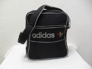 Coole schwarze Adidas Retro Tasche SST Bag Umhängetasche