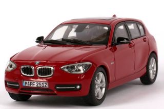 43 BMW 1er 2011 F20 5tuerig 5door 125i Sport karmesin rot red Dealer