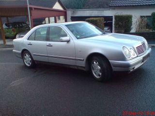 Mercedes E 420 Elegance (280 PS)