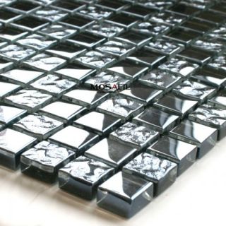 Dieses Glasmosaik 8mm Metall ist rückseitig auf ein Netz beklebt und
