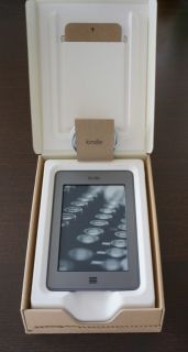 Kindle Touch Wi Fi eBook Reader Silber, E Ink, D01200, wie neu