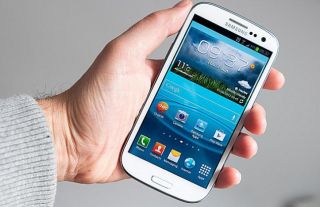 Samsung Galaxy S III LTE GT I9305 16 GB   Ceramic White Mit Navigon