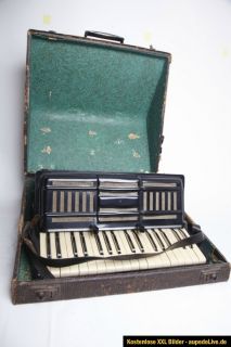 Altes Akkordeon Handorgel Melodie ca. 1950 er Jahre im Koffer