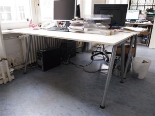 IKEA Galant Schreibtisch 140x80 cm Tischbeine grau höhenverstellbar