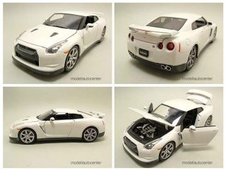 Nissan GT R 2009 perlmutt, Modellauto 124 / Jada Toys