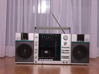 Mitsubishi TX 82 Ghettoblaster Boombox Radiorecorder
