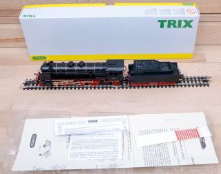 Trix Express 32234 Dampflok mit Tender BR 18 der DR / Unbespielt / OVP