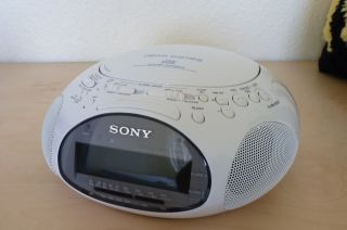 Sony Dream Machine ICF CD831L, Radiowecker mit CD, 2 Weckzeiten