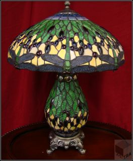For this lamp shade two illuminants up to a max. of 60 W with an E27