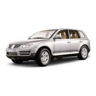 BBURAGO   Modèle réduit   Volkswagen Touareg   Echelle 1/18 Gris