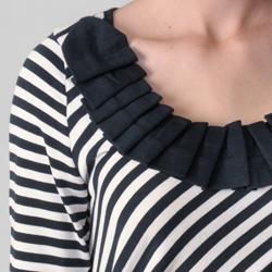 Think Knit Womens Diagonal Stripe Long sleeve Knit Top