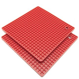 Freshware Silicone Honeycomb Pot Holders/ Trivets (Set of 2) Today $